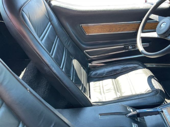 Chevrolet-Corvette-1976-Orange-Flame-Black-Leather-22