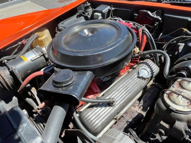 Chevrolet-Corvette-1976-Orange-Flame-Black-Leather-4