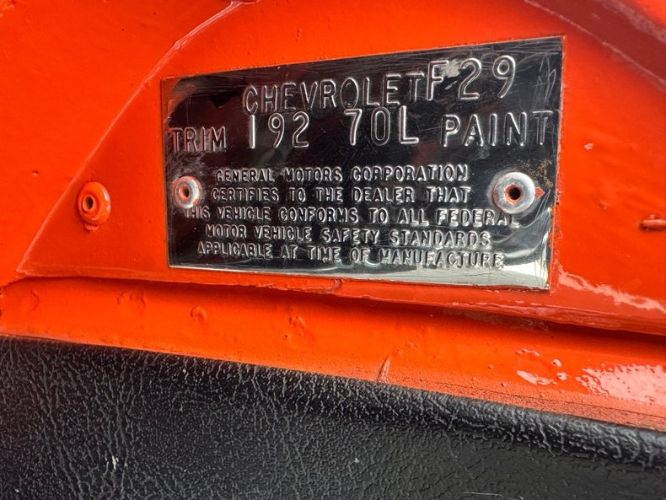 Chevrolet-Corvette-1976-Orange-Flame-Black-Leather-9