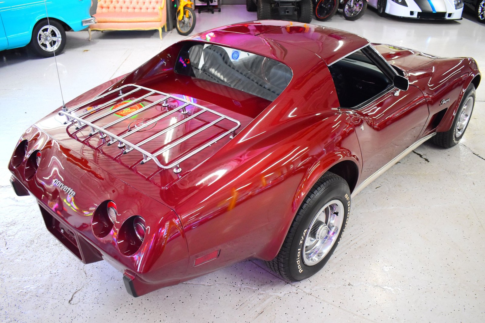 Chevrolet-Corvette-1976-Other-11