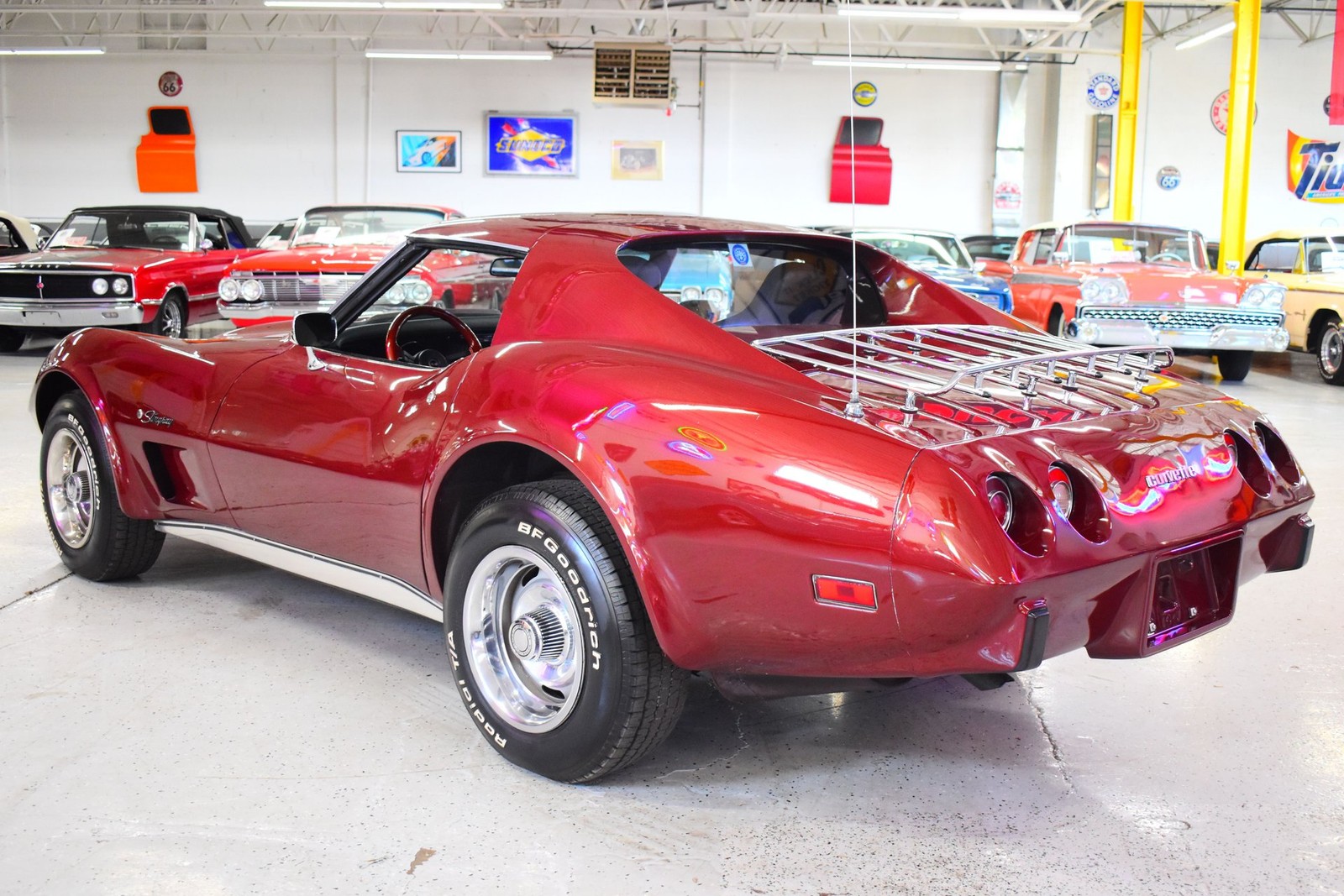 Chevrolet-Corvette-1976-Other-16