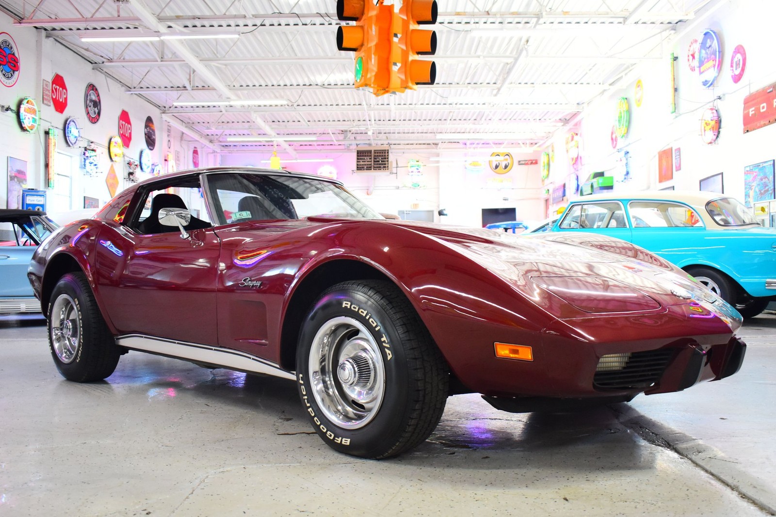 Chevrolet-Corvette-1976-Other-2