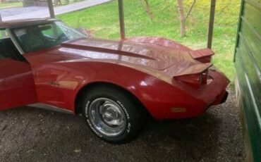 Chevrolet-Corvette-1976-Red-1