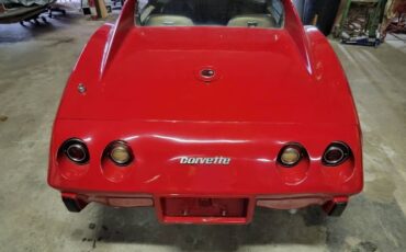 Chevrolet-Corvette-1976-Red-14