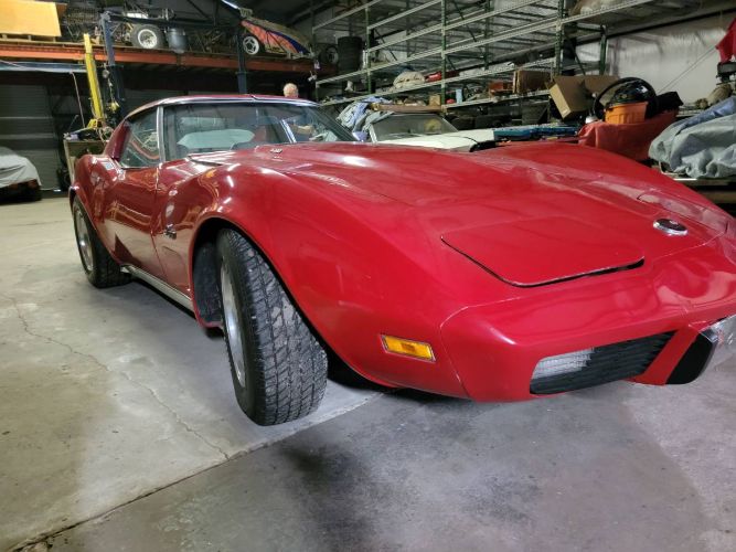 Chevrolet-Corvette-1976-Red-15