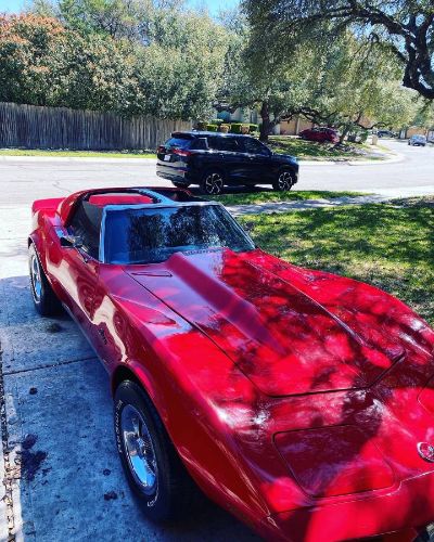 Chevrolet-Corvette-1976-Red-2
