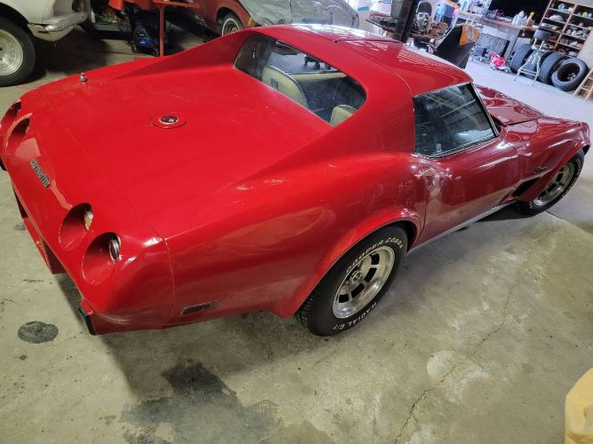 Chevrolet-Corvette-1976-Red-25
