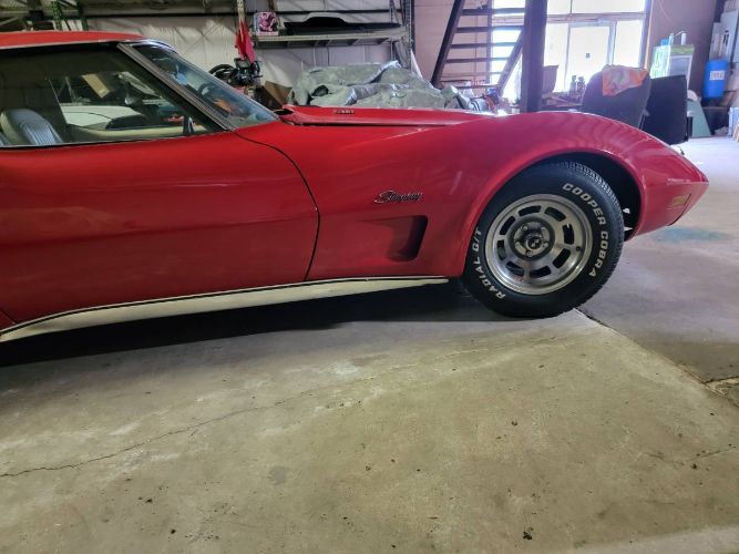 Chevrolet-Corvette-1976-Red-26
