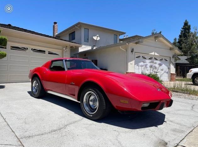 Chevrolet-Corvette-1976-Red