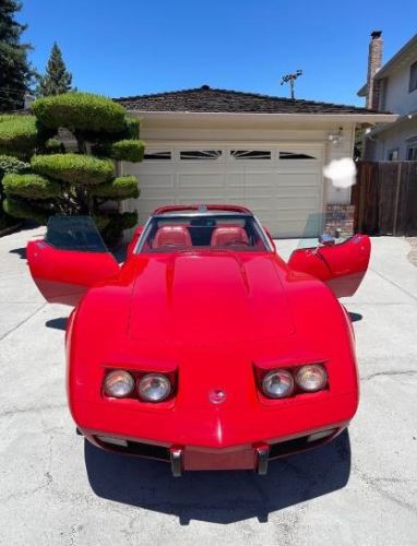 Chevrolet-Corvette-1976-Red-6