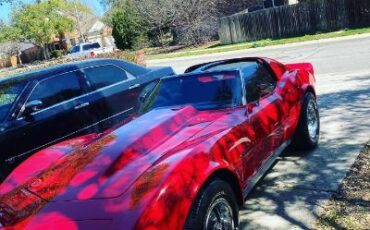 Chevrolet-Corvette-1976-Red
