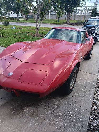 Chevrolet-Corvette-1976-Red