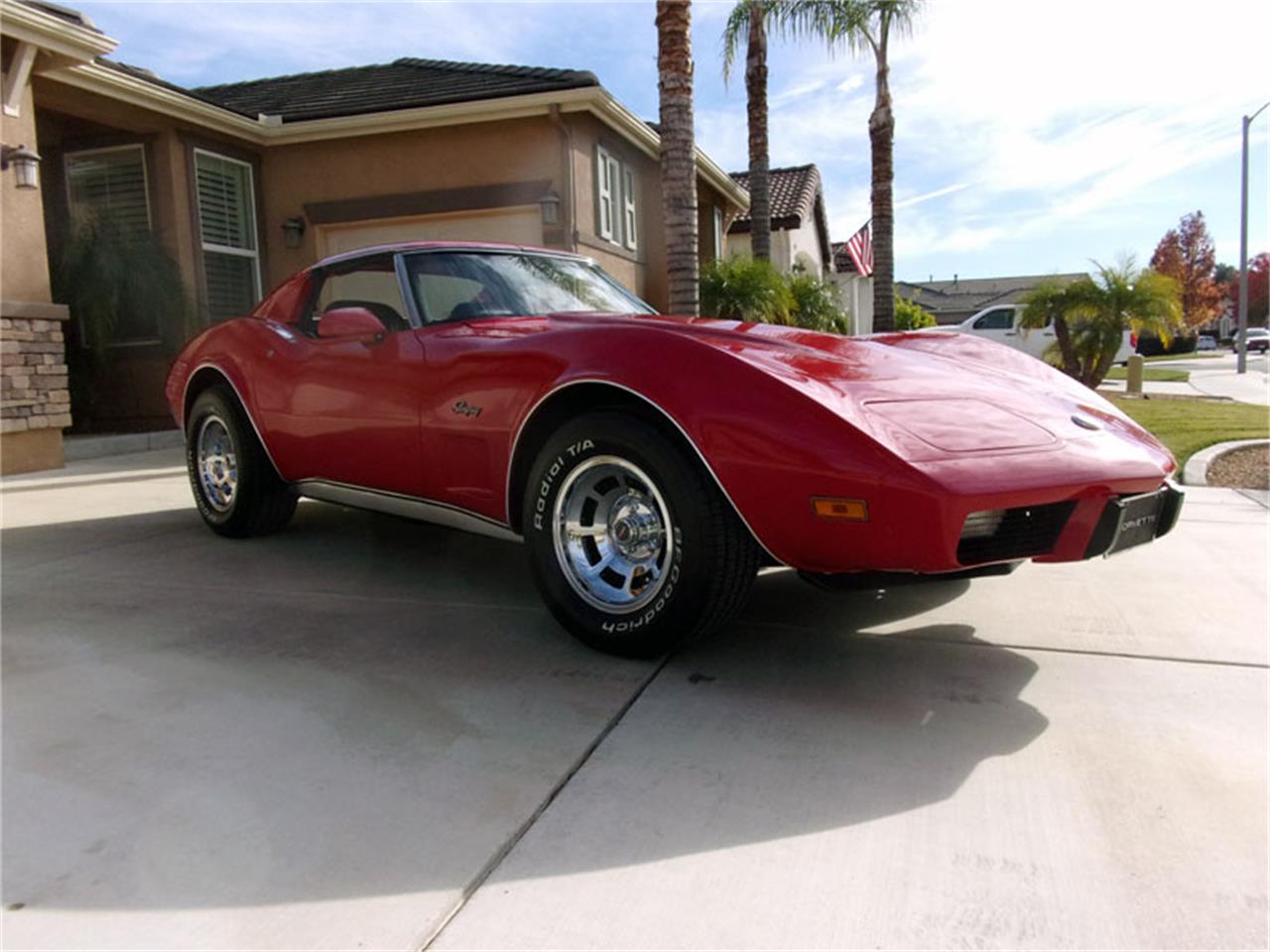Chevrolet-Corvette-1976-Red-Black-1