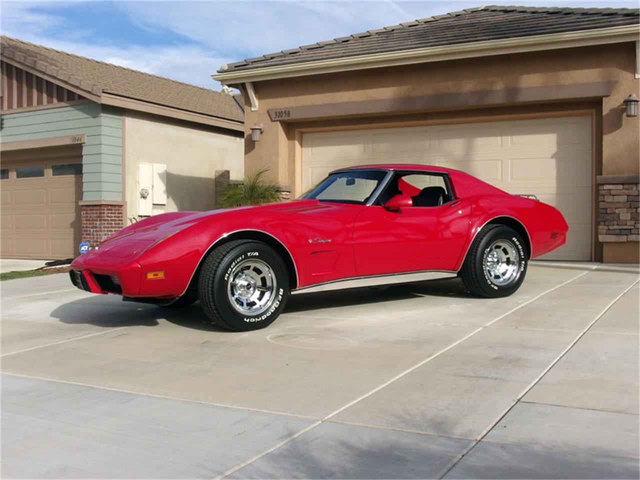 Chevrolet-Corvette-1976-Red-Black-10