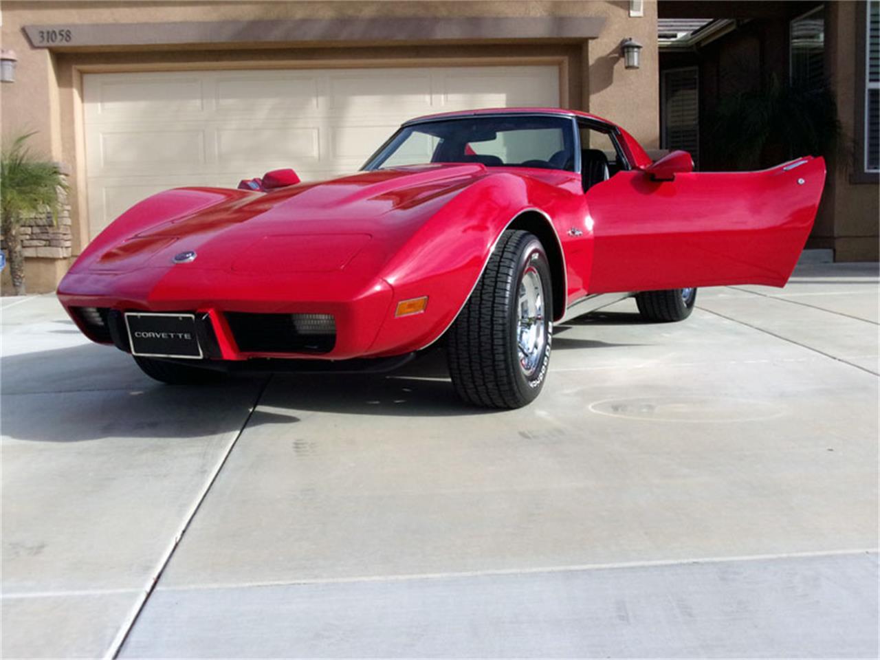 Chevrolet-Corvette-1976-Red-Black-12