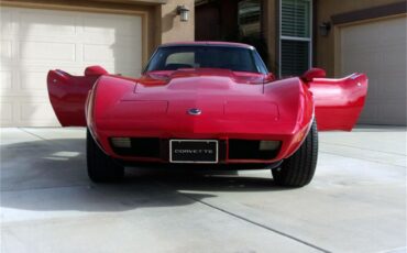 Chevrolet-Corvette-1976-Red-Black-13