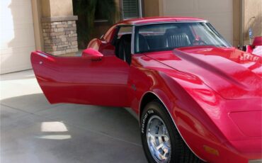 Chevrolet-Corvette-1976-Red-Black-14