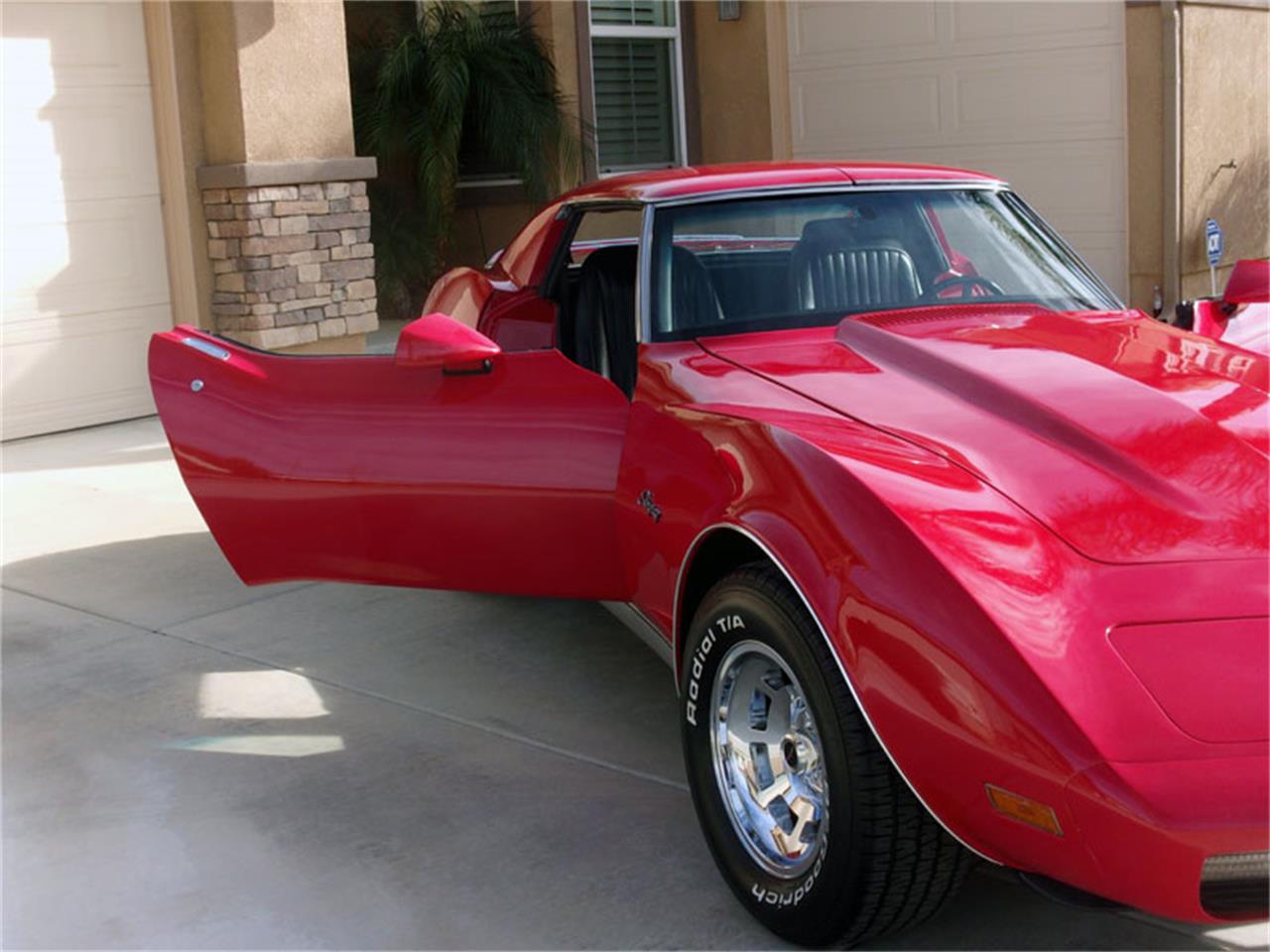 Chevrolet-Corvette-1976-Red-Black-14