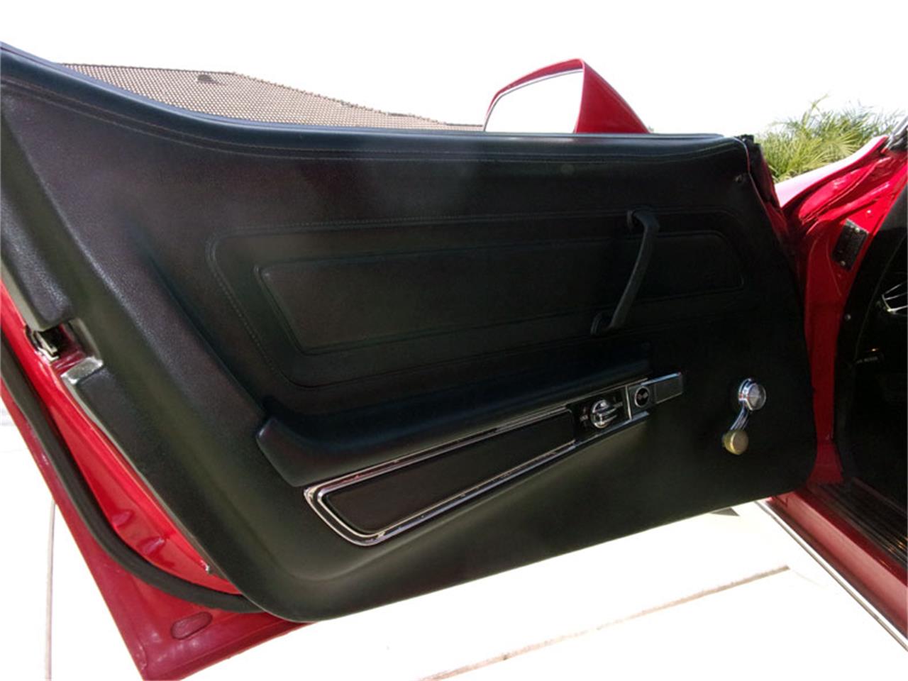 Chevrolet-Corvette-1976-Red-Black-17