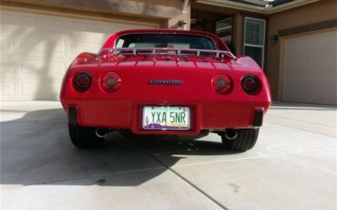 Chevrolet-Corvette-1976-Red-Black-6