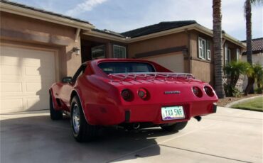 Chevrolet-Corvette-1976-Red-Black-8