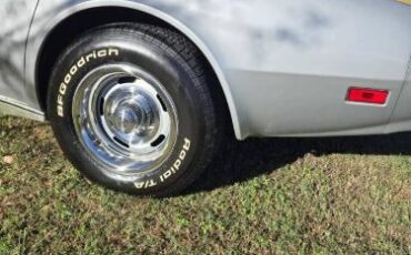 Chevrolet-Corvette-1976-Silver-12