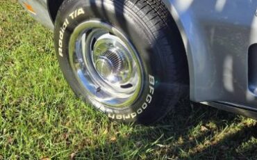 Chevrolet-Corvette-1976-Silver-13