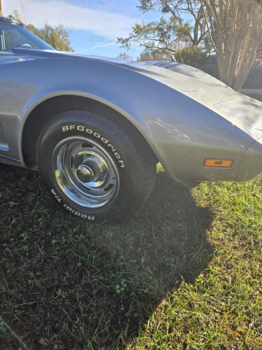 Chevrolet-Corvette-1976-Silver-15