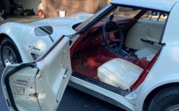 Chevrolet-Corvette-1976-White-4