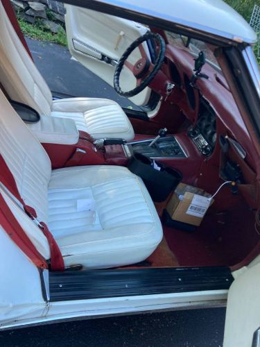 Chevrolet-Corvette-1976-White-6