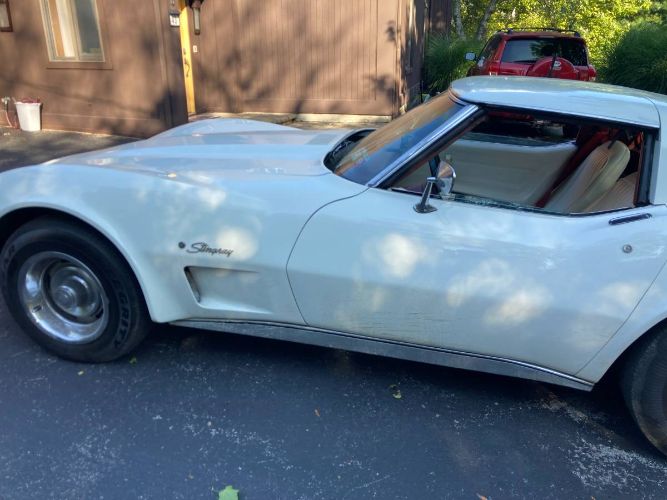 Chevrolet-Corvette-1976-White-8