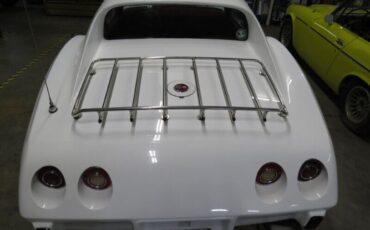 Chevrolet-Corvette-1976-White-Red-1
