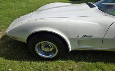 Chevrolet-Corvette-1976-White-Tan-21