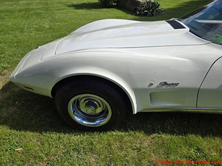 Chevrolet-Corvette-1976-White-Tan-21
