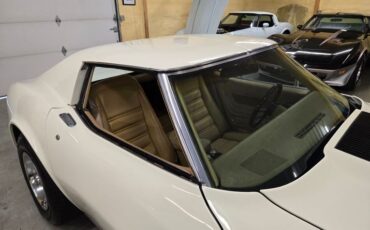 Chevrolet-Corvette-1976-White-Tan-35