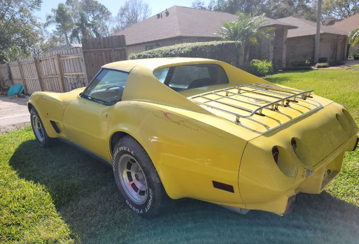 Chevrolet-Corvette-1976-Yellow-5