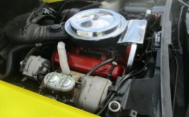 Chevrolet-Corvette-1976-Yellow-Black-7
