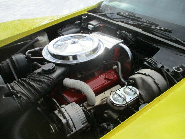 Chevrolet-Corvette-1976-Yellow-Black-8