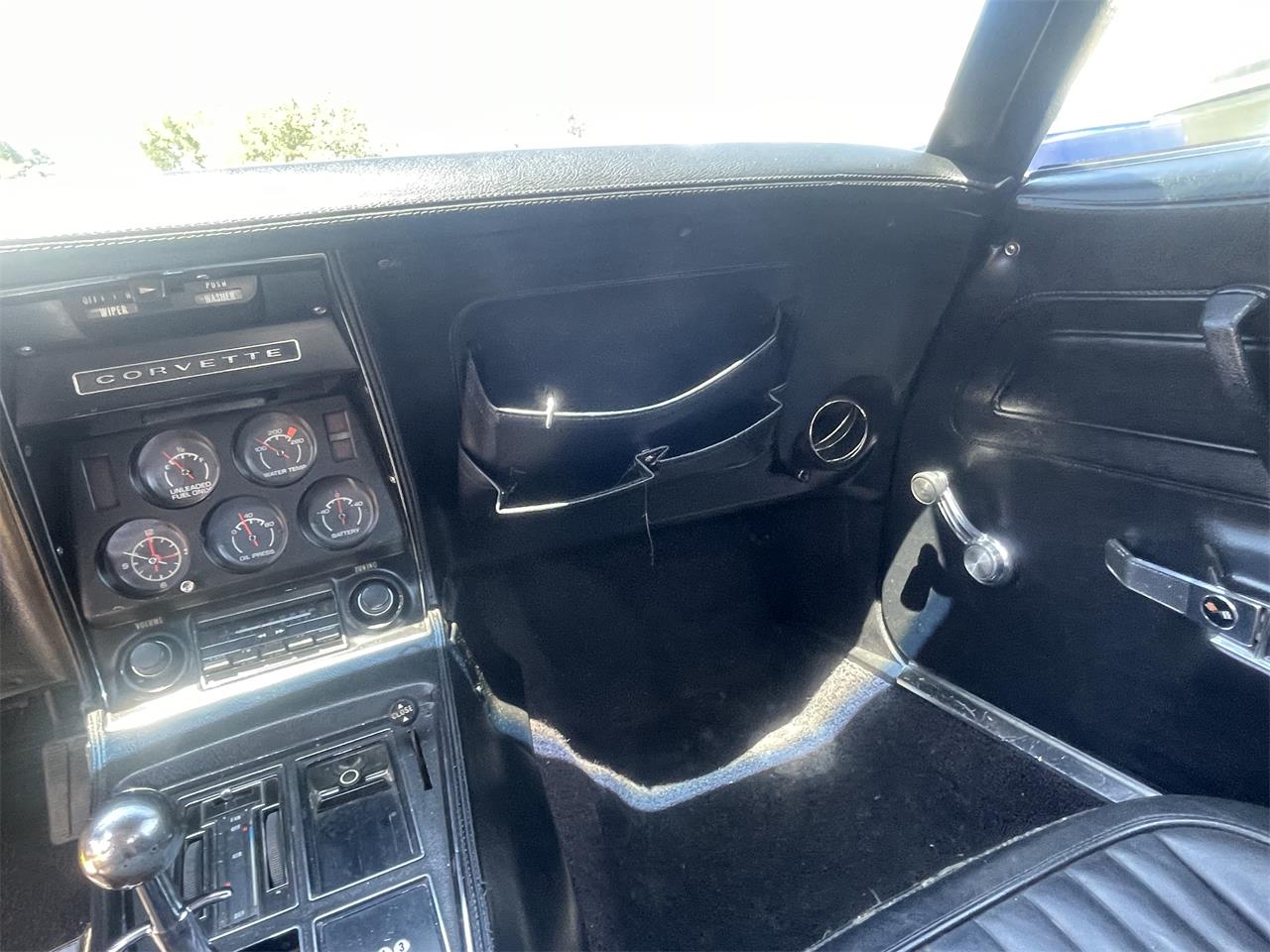 Chevrolet-Corvette-1976-Yellow-Black-9