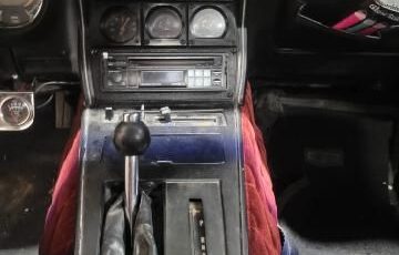 Chevrolet-Corvette-1977-1
