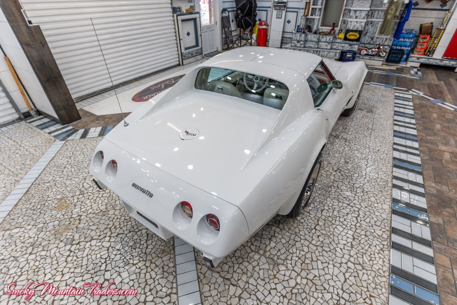 Chevrolet-Corvette-1977-20