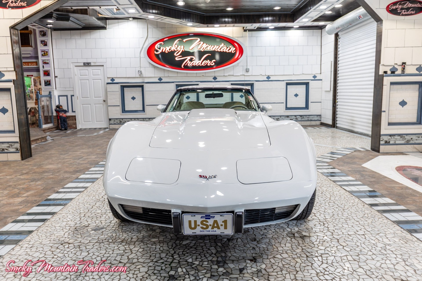 Chevrolet-Corvette-1977-7