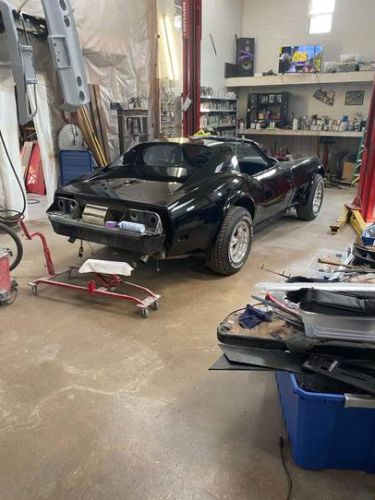 Chevrolet-Corvette-1977-Black-11