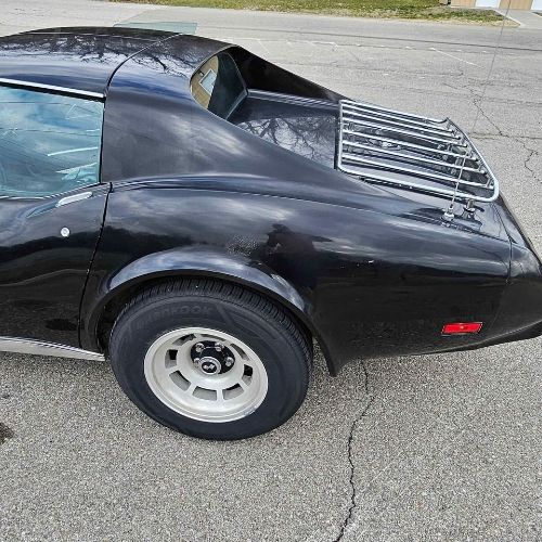 Chevrolet-Corvette-1977-Black-12