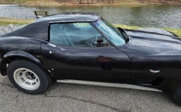 Chevrolet-Corvette-1977-Black-13