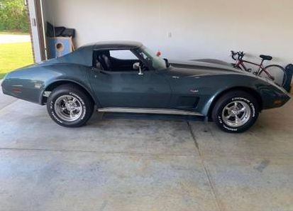 Chevrolet-Corvette-1977-Black-2
