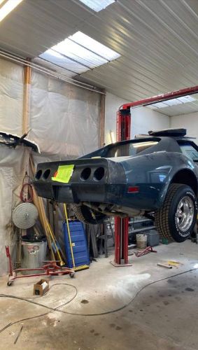 Chevrolet-Corvette-1977-Black-4