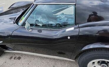 Chevrolet-Corvette-1977-Black-5