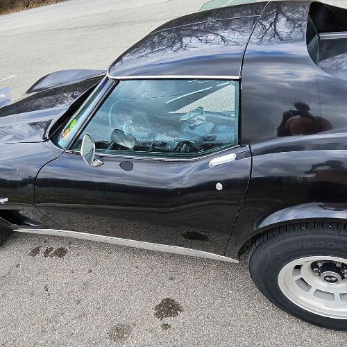 Chevrolet-Corvette-1977-Black-5