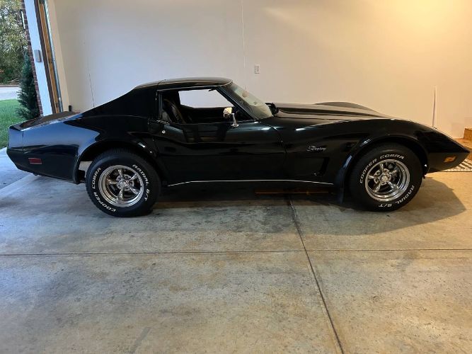 Chevrolet-Corvette-1977-Black